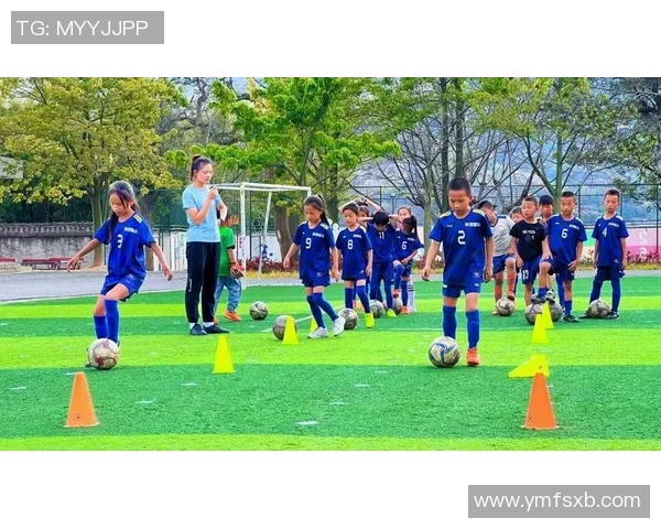 足球星小瓶子:从球场小将到全球瞩目的足球奇才成长之路