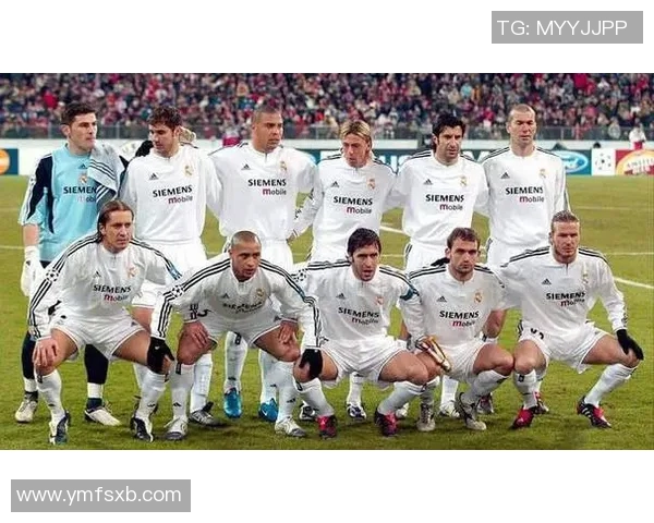 当足球球星化身显眼包赛场焦点背后的趣味与魅力